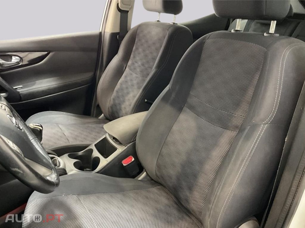 Nissan Qashqai 1.6 dCi Visia 4x4i