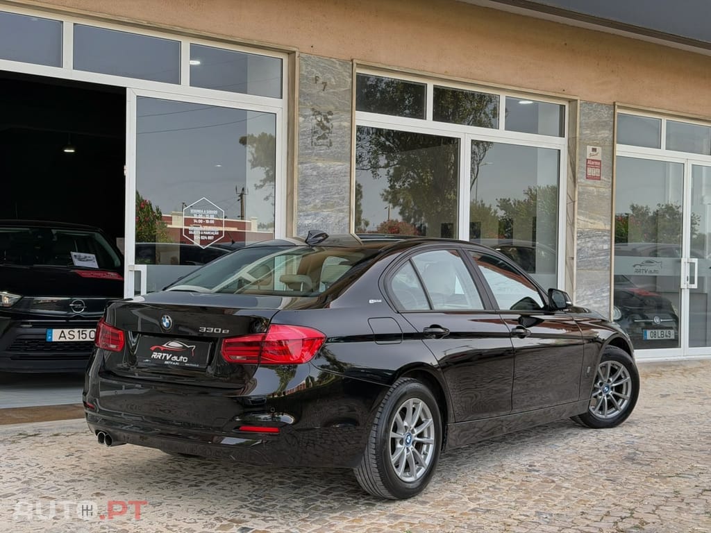 BMW 330 e iPerformance Advantage