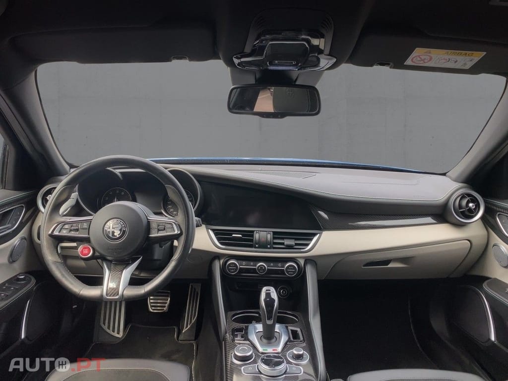 Alfa Romeo Giulia 2.9 V6 Bi-Turbo AT8 Quadrifoglio