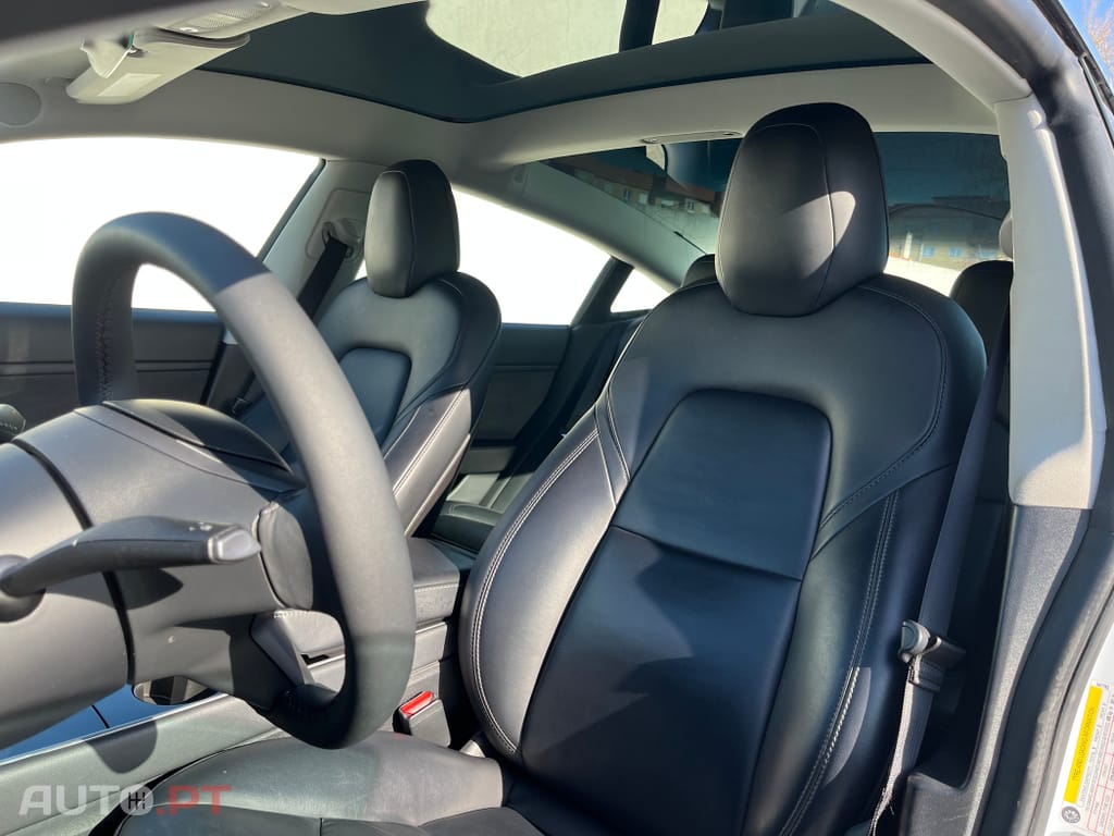 Tesla Model 3 Tração Traseira
