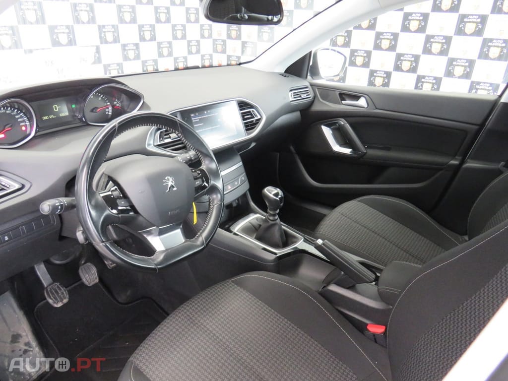 Peugeot 308 1.5 BlueHDi Business Line