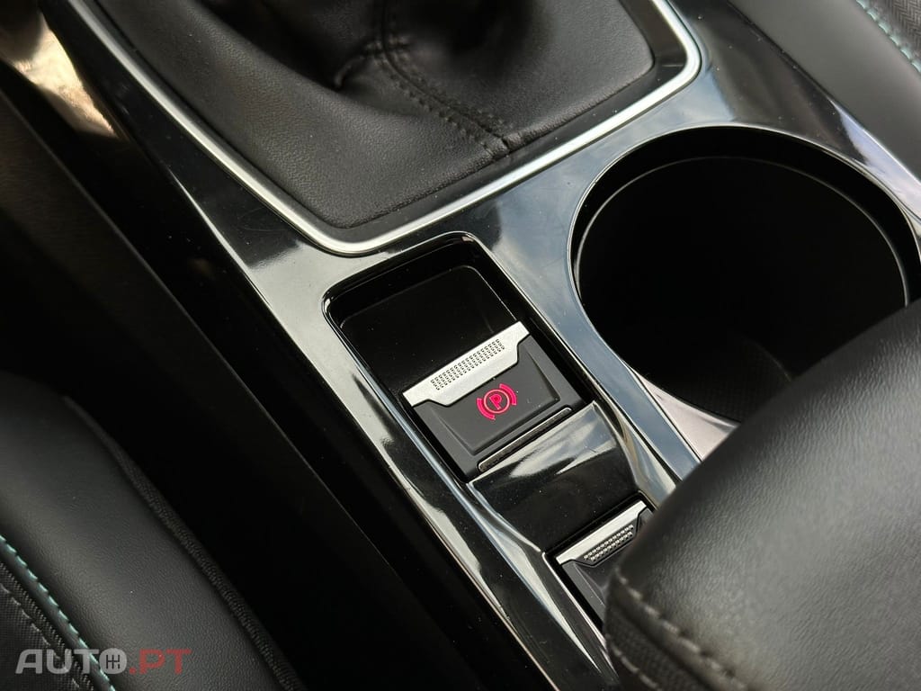 Peugeot 2008 1.2 PureTech Allure Pack