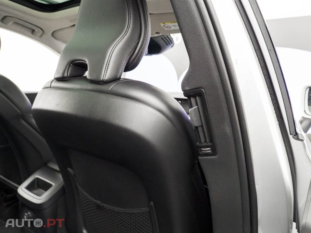 Volvo XC60 2.0 T8 PHEV Momentum Plus AWD