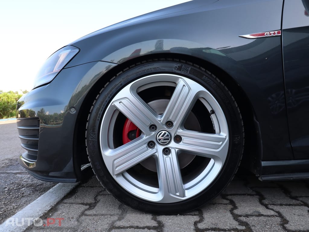 Volkswagen Golf 2.0 TSi GTi DSG Performance