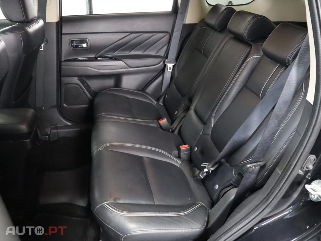 Mitsubishi Outlander 2.0 Mivec PHEV Intense Navi