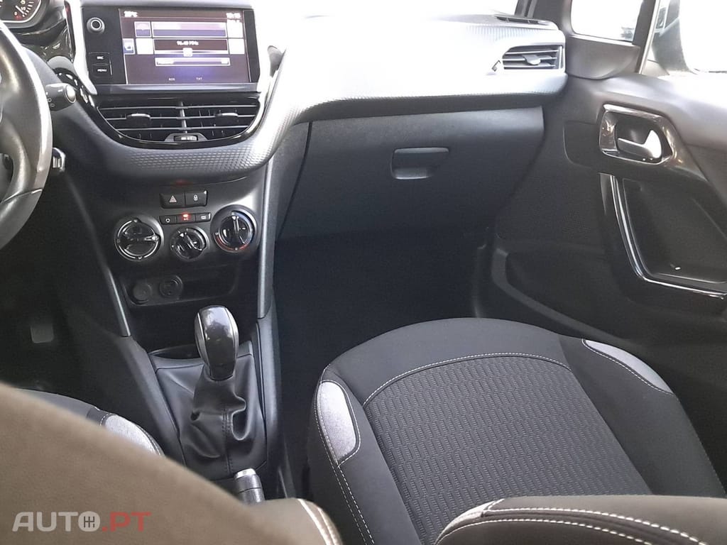 Peugeot 208 1.6 BlueHDi Style