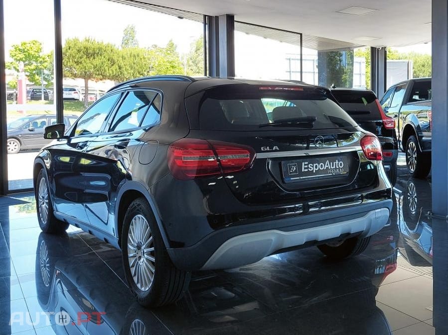 Mercedes-Benz GLA 180 Urban