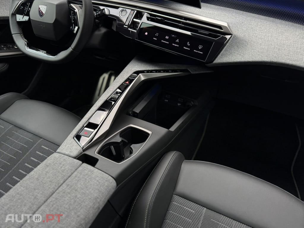 Peugeot 3008 1.6 Hybrid Active Pack e-EAT8