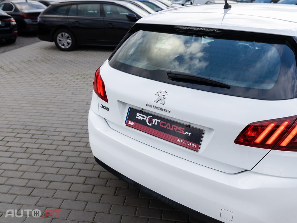 Peugeot 308 1.5 BlueHDi Business Line