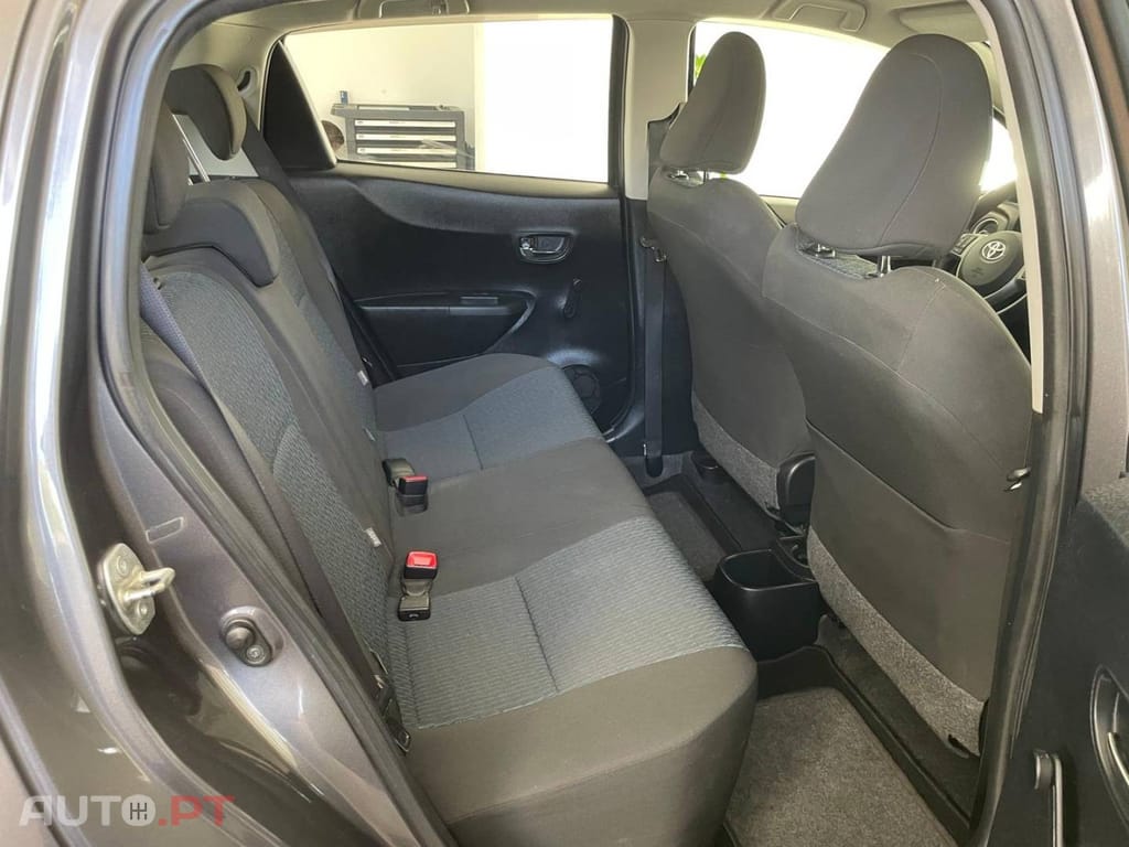 Toyota Yaris 1.0 VVT-i ACtive+AC