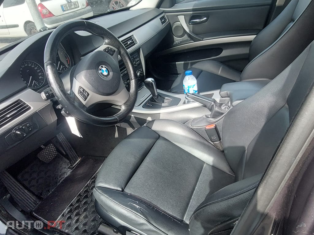 BMW 320 BMW 320D Touring | Nacional | tecto panorâmico | automático | IUC 50
