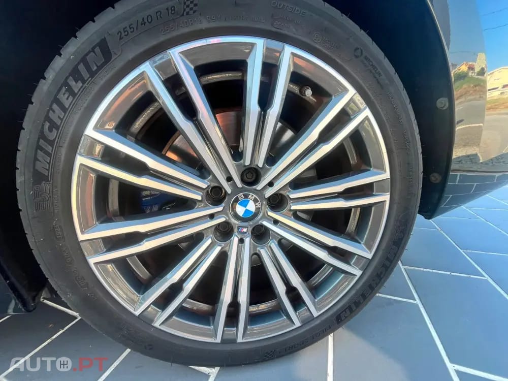 BMW 330 e Pack Desportivo M Auto
