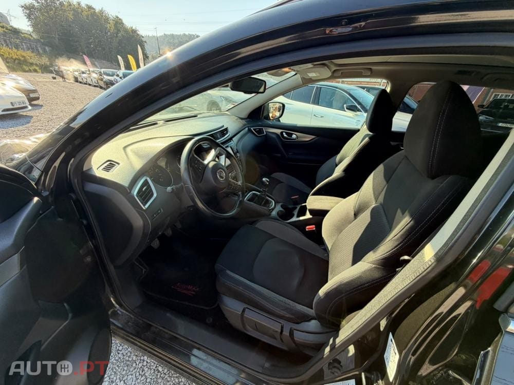 Nissan Qashqai 1.2 DIG-T N-Connecta 18