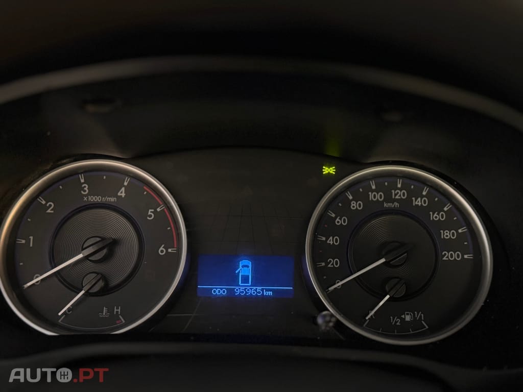 Toyota Hilux 2.4 D-4D 4WD CS CM