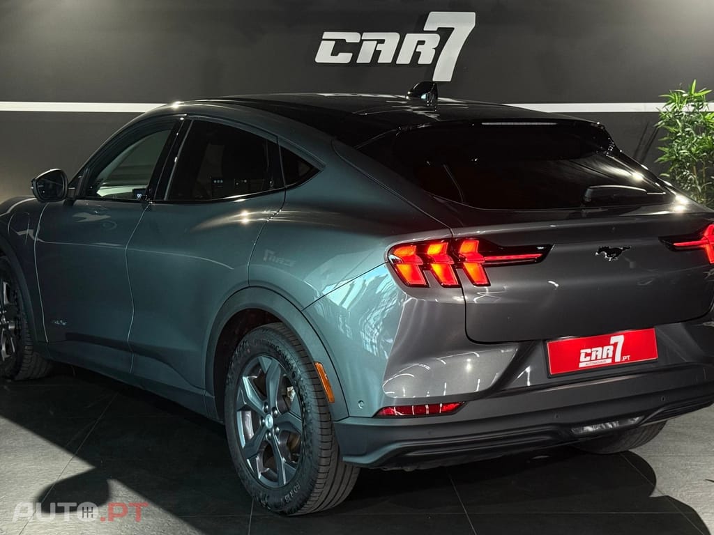 Ford Mustang Mach-E 72.6 kWh Base