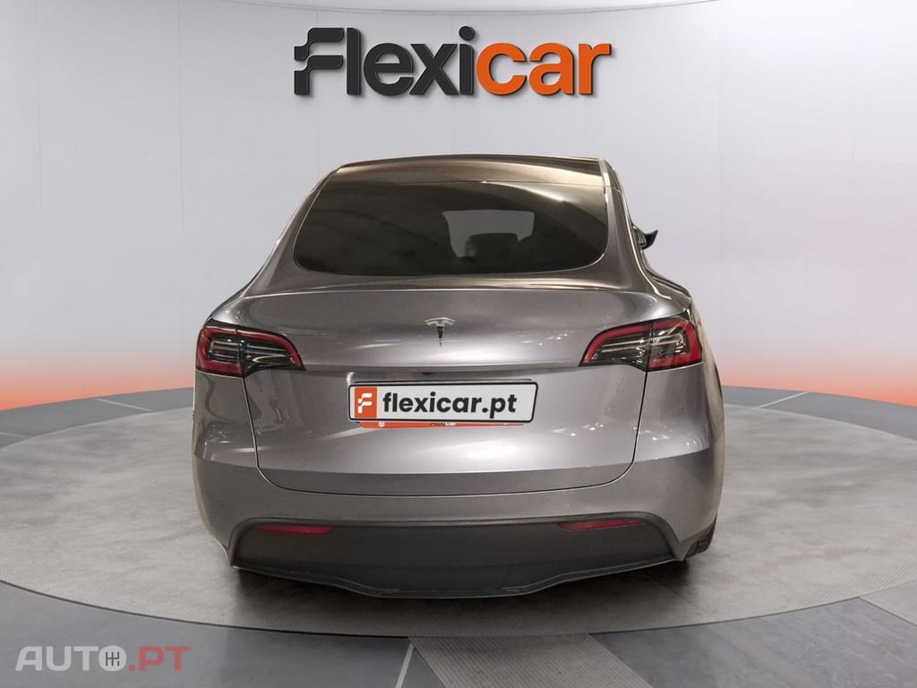 Tesla Model Y Long-Range RWD