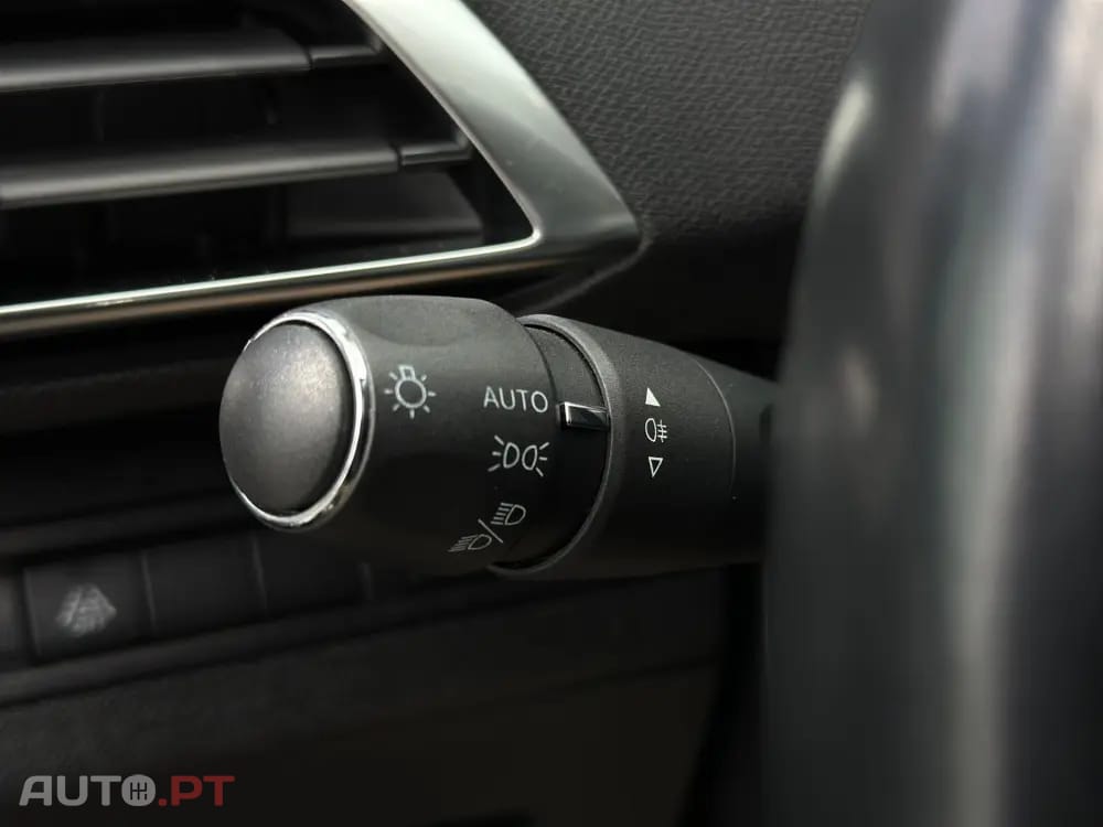 Peugeot 3008 1.5 BlueHDi Allure EAT8