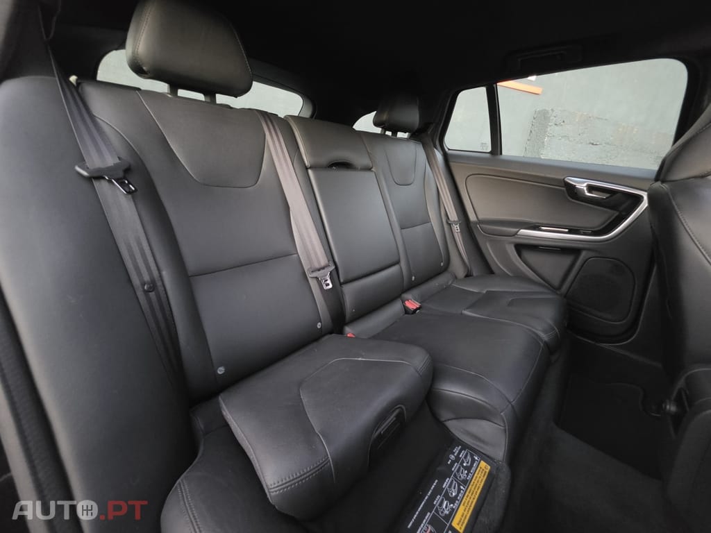 Volvo V60 Cross Country 2.0 D3 Summum Geartronic