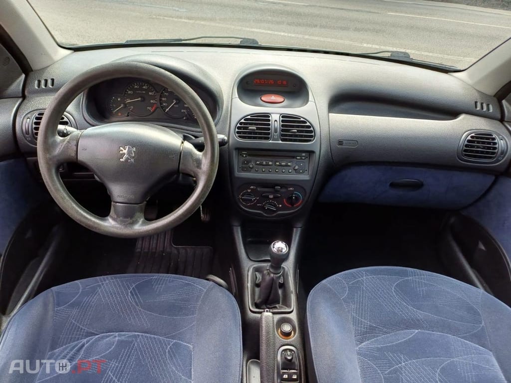 Peugeot 206 1.1 XR Présence — fotografia 5
