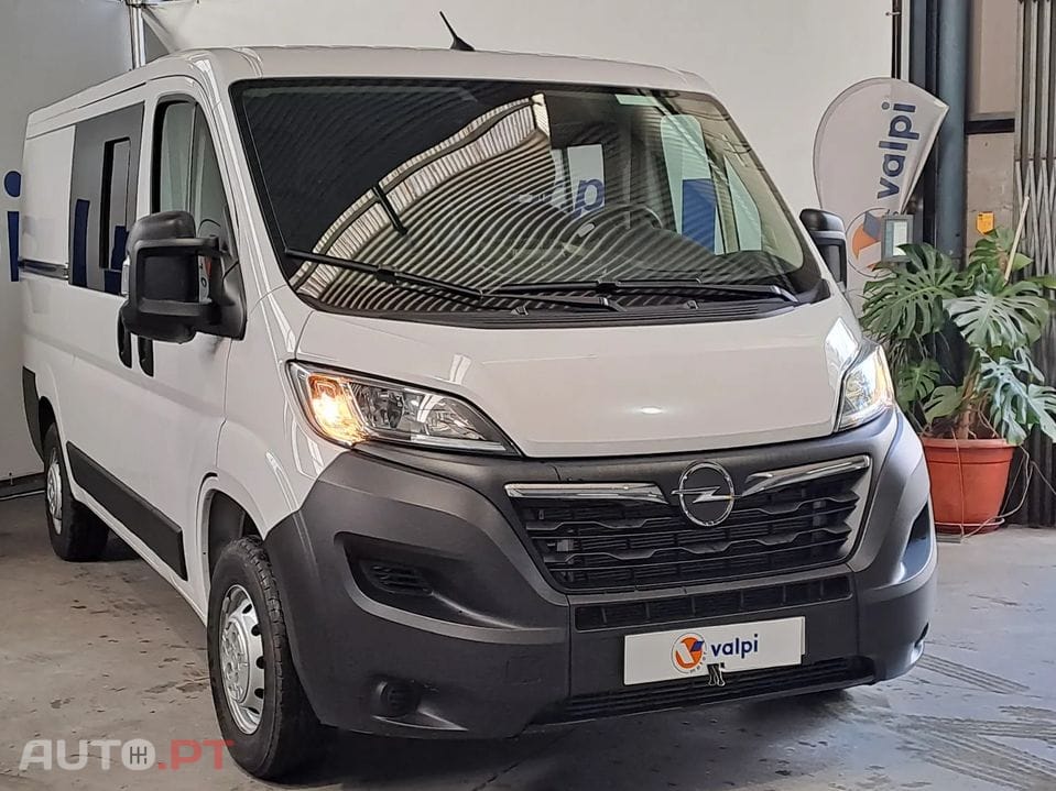 Opel Movano L2H1 3.5T 2.2 D 9 Lugares