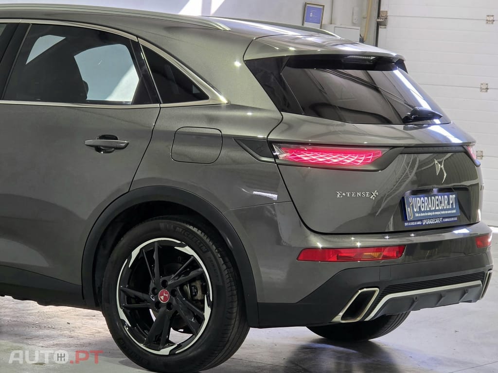 DS DS7 Crossback E-Tense Performance Line EAT8