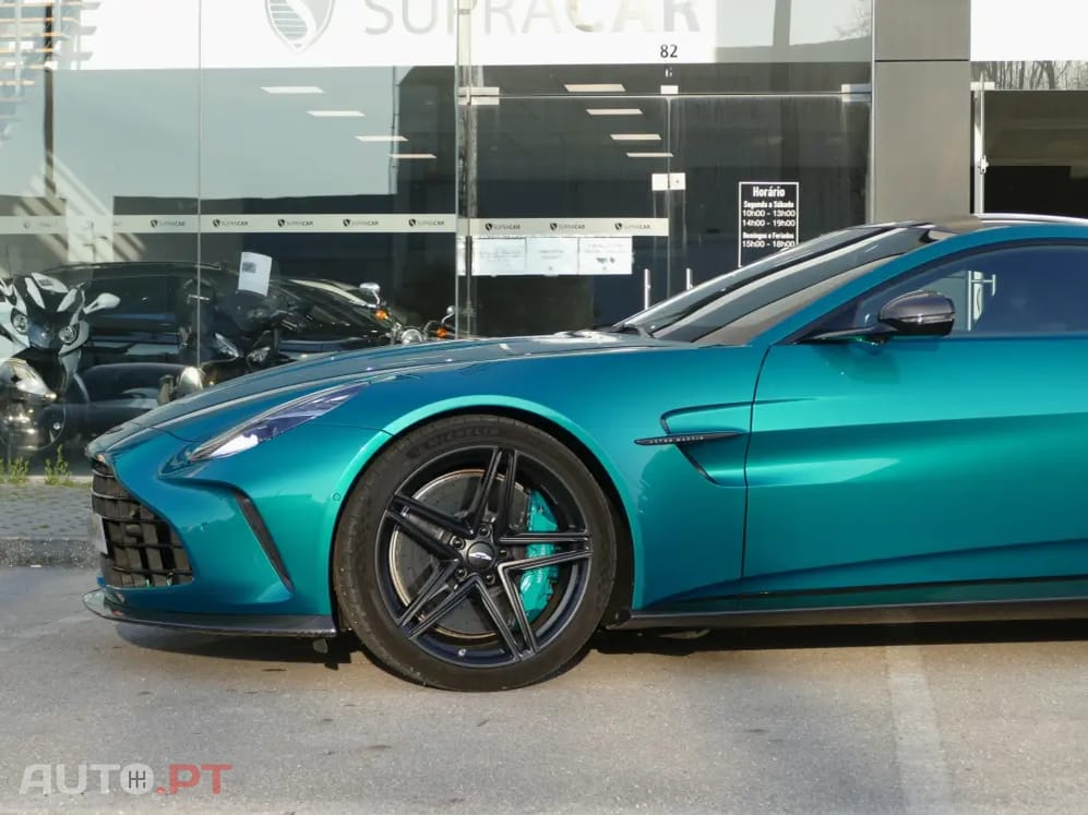 Aston Martin Vantage Coupé V8