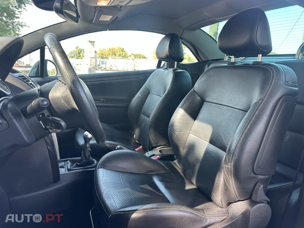 Peugeot 207 CC 1.6 VTi Active