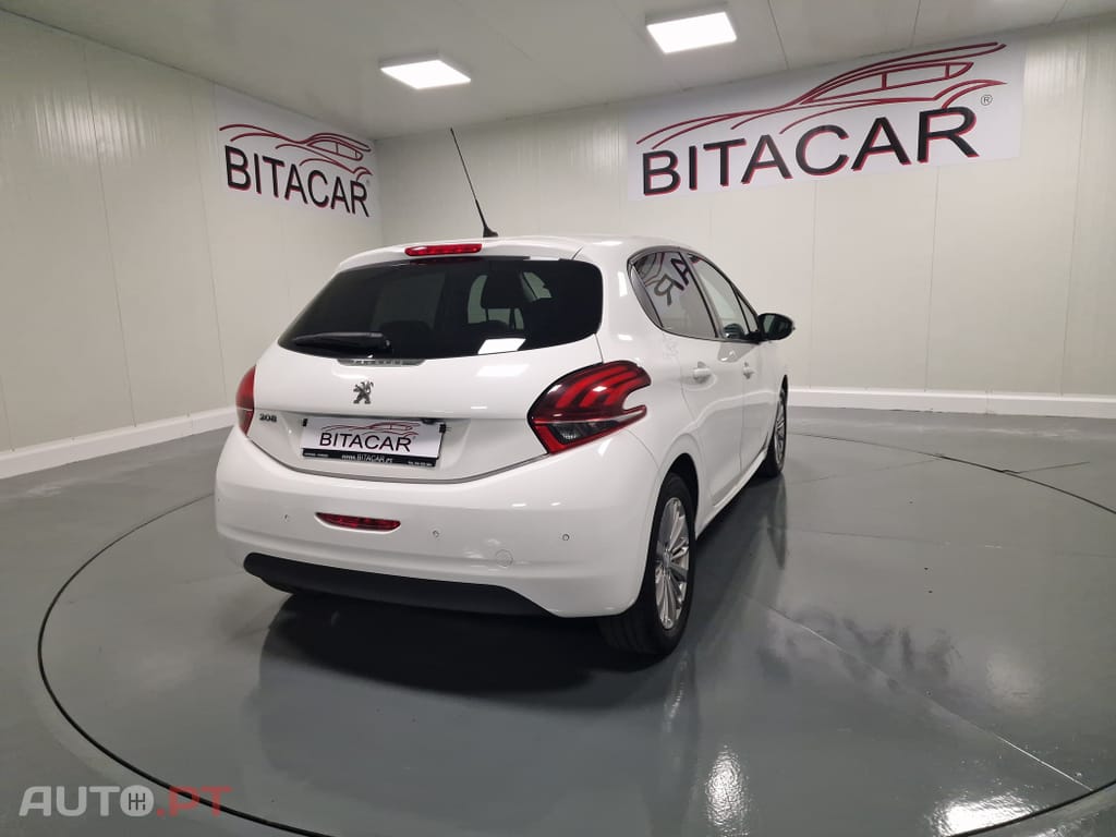 Peugeot 208 1.6 BlueHDi Style