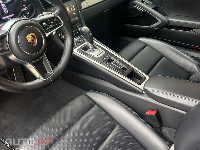 Porsche 911 Carrera 4 PDK