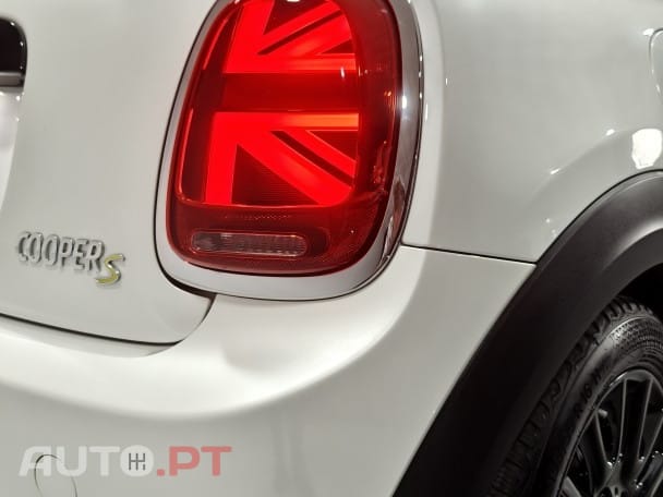 MINI Cooper Cooper SE Premium Essential