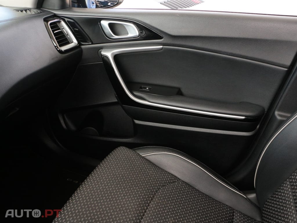 Kia Xceed 1.6 GDi PHEV First Edition+SRF