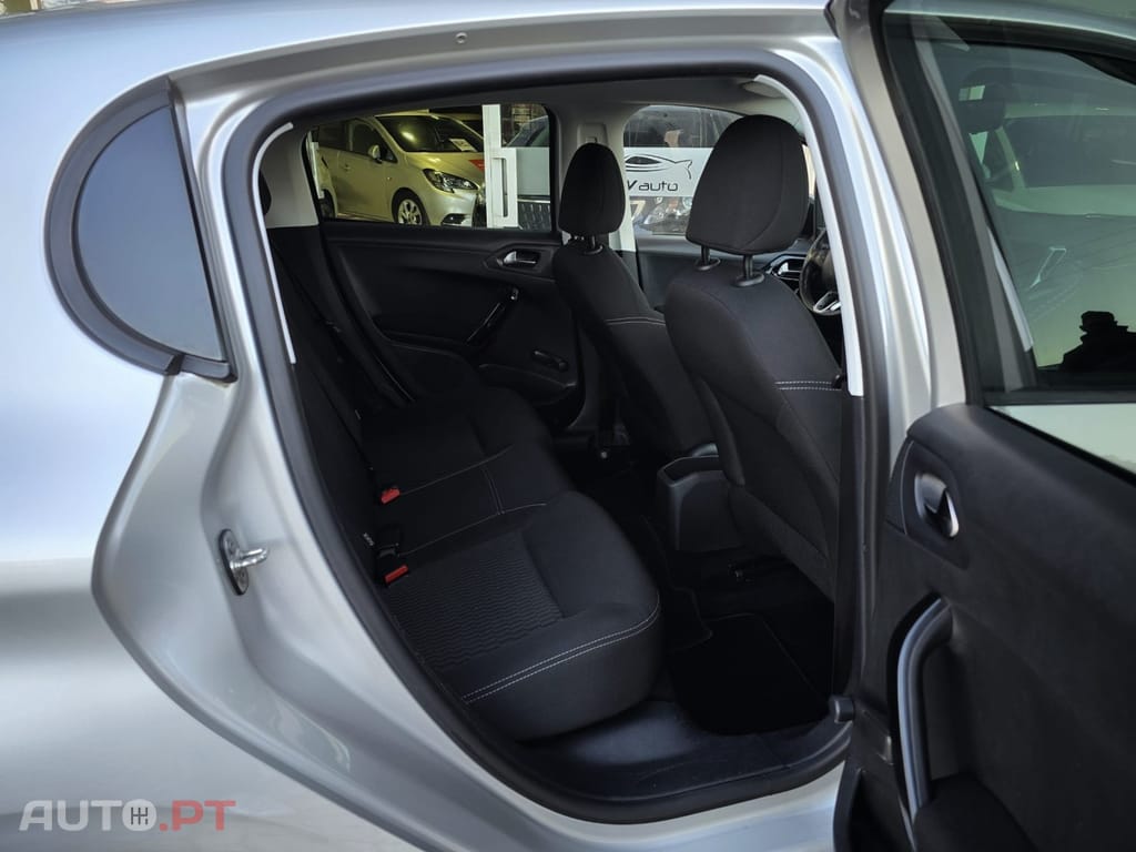 Peugeot 208 1.6 BlueHDi Style