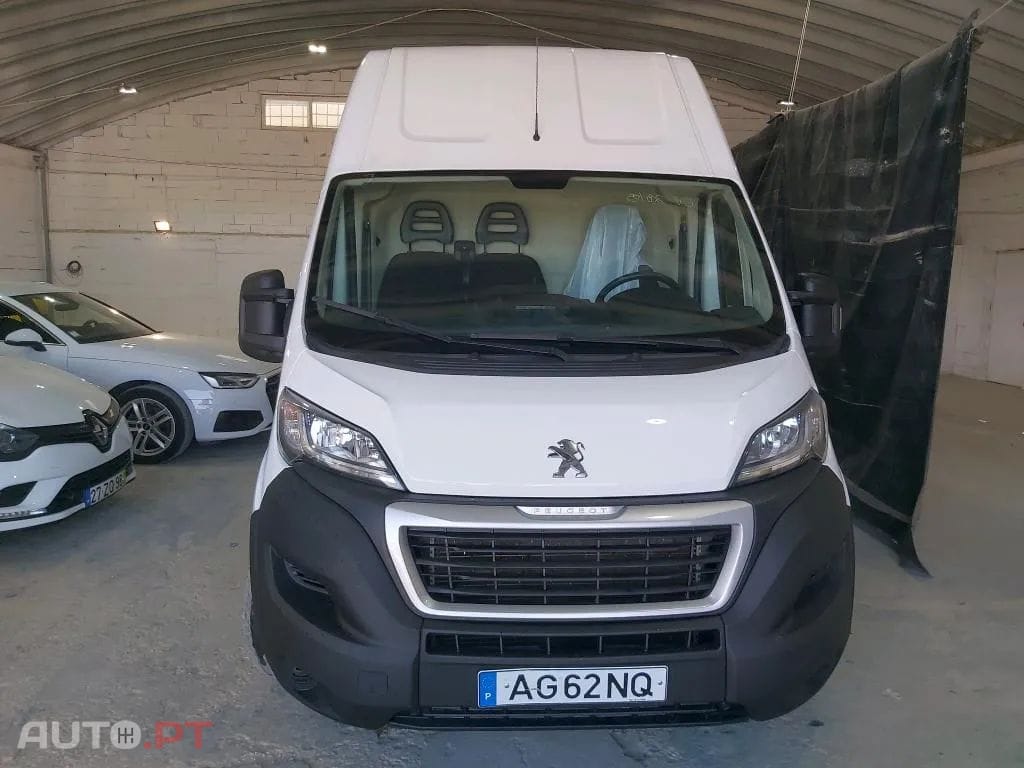 Peugeot Boxer 2.2 BlueHDi 335 L3H3 Pro