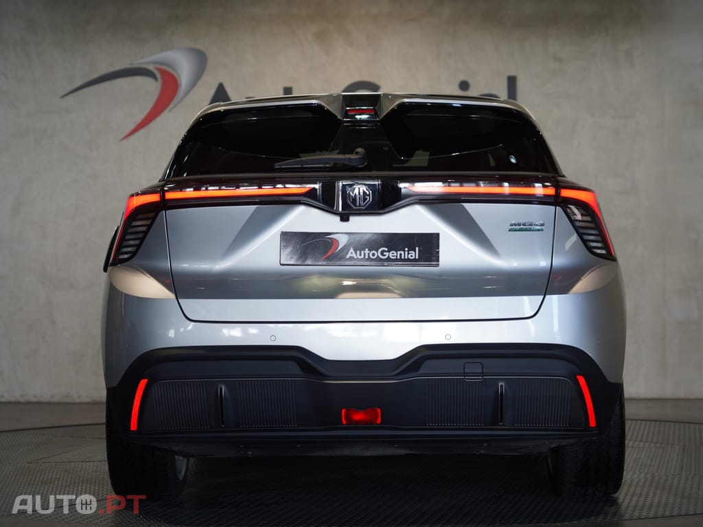 MG MG4 64 kWh Luxury