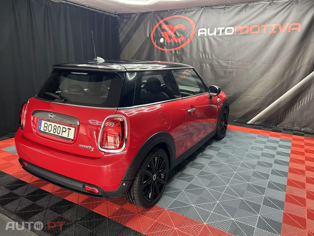 MINI Cooper Cooper SE