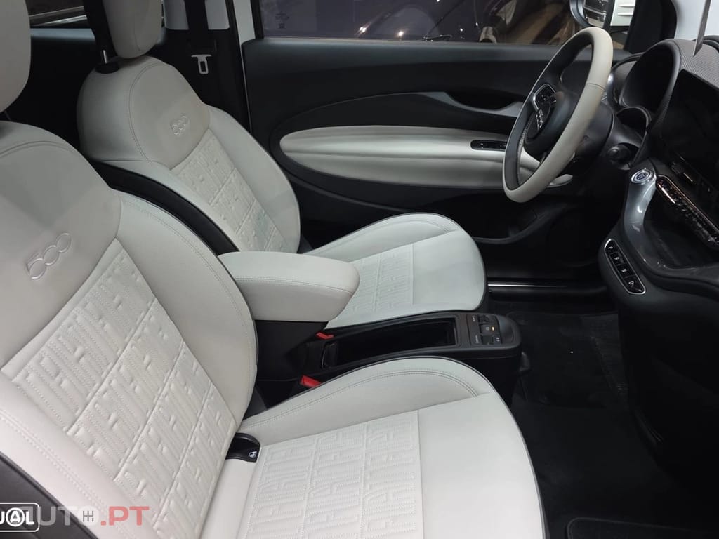 Fiat 500e La Prima