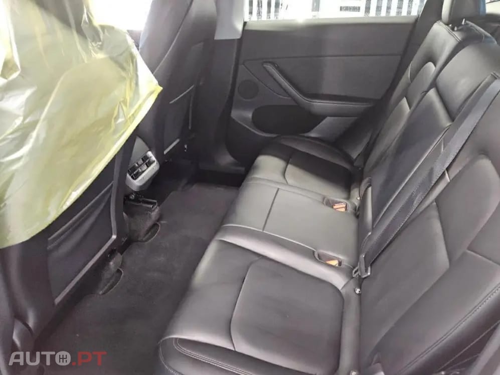 Tesla Model Y Long Range Dual Motor AWD