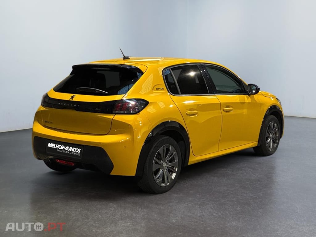 Peugeot E-208 50 kWh Style