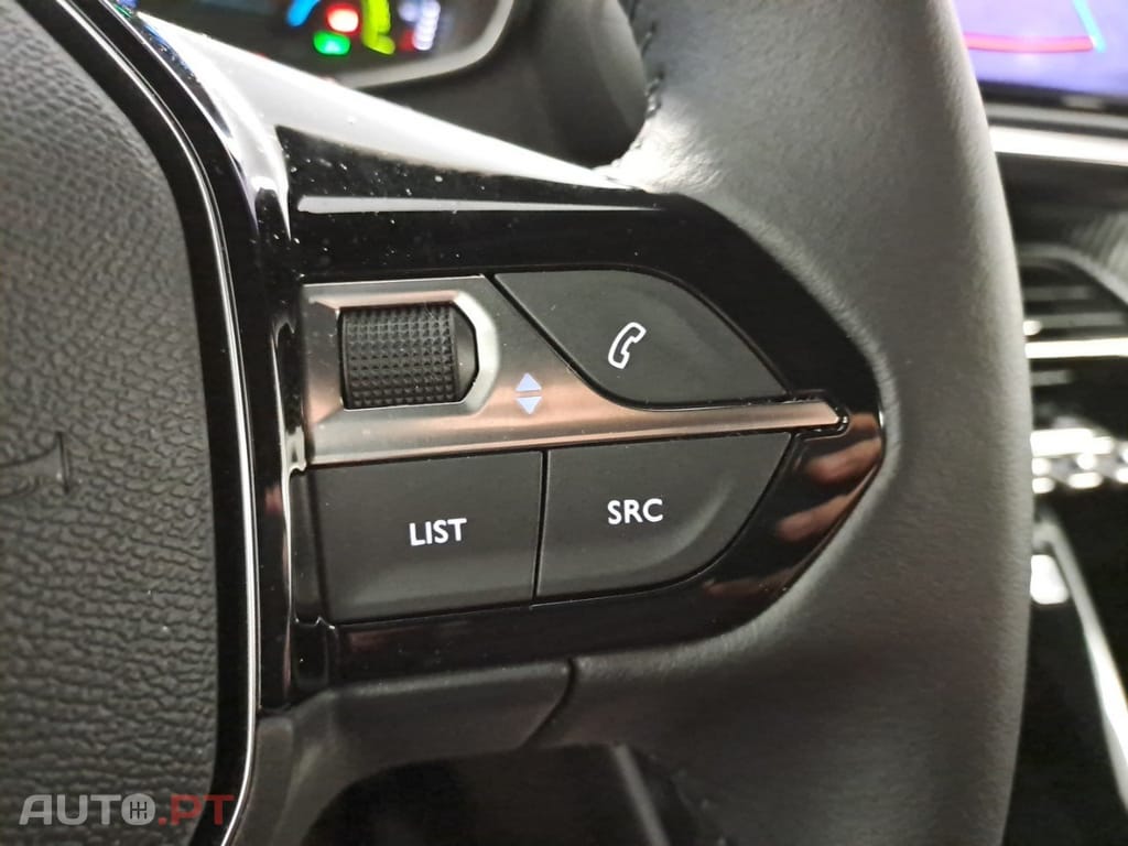 Peugeot E-2008 Active