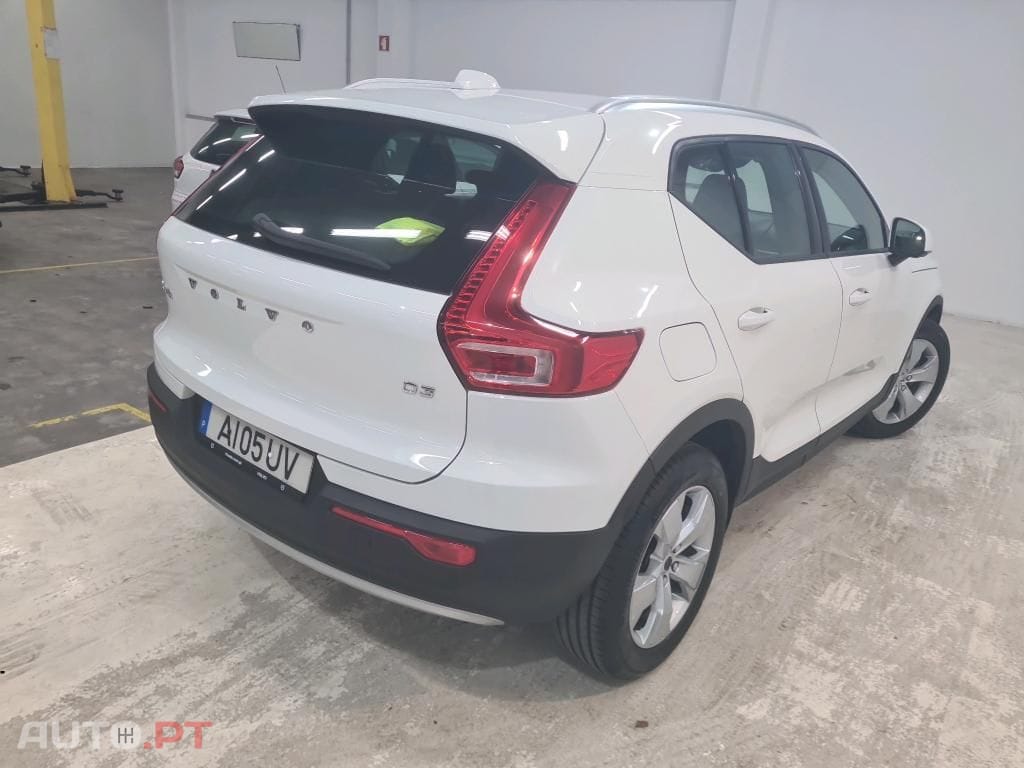 Volvo XC40 2.0 D3 Momentum Plus