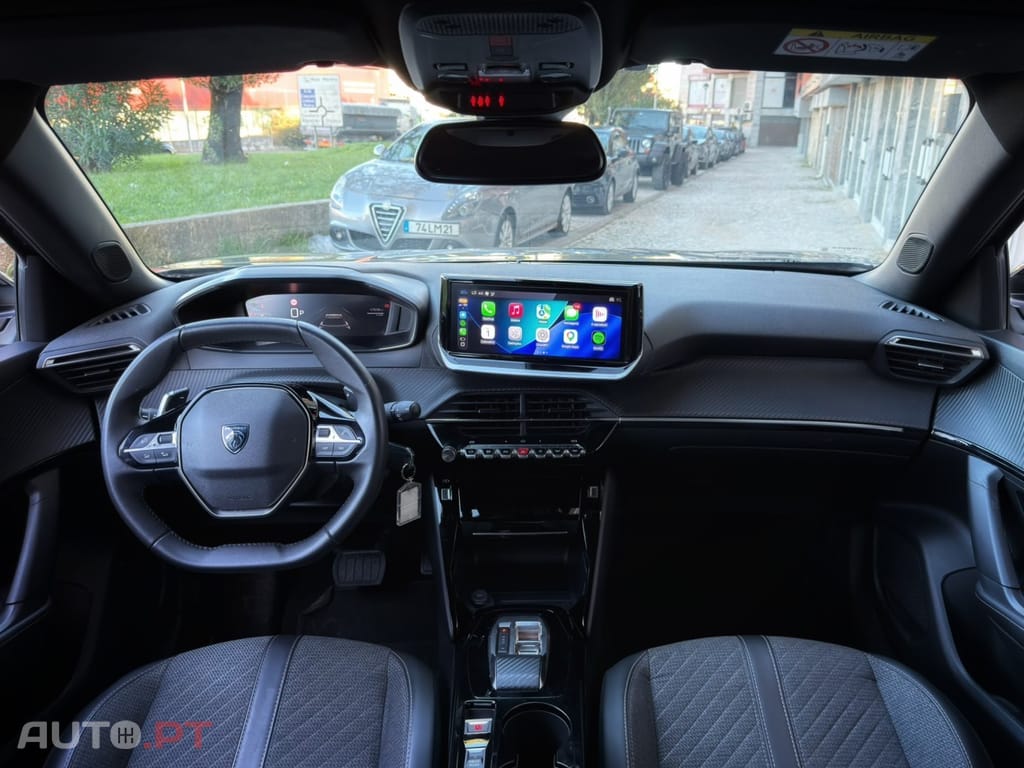 Peugeot 2008 1.2 Hybrid Allure e-DCS6
