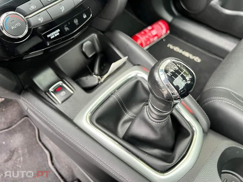 Nissan Qashqai 1.5 dCi Tekna Premium Pele