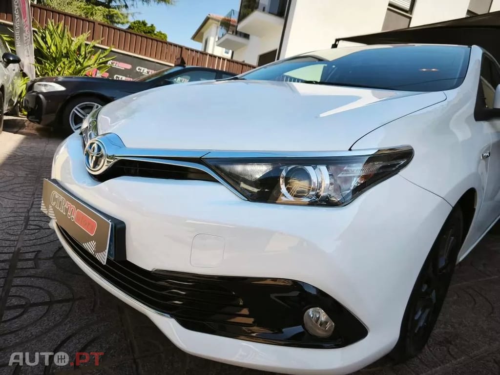 Toyota Auris 1.8 HSD Comfort+J17
