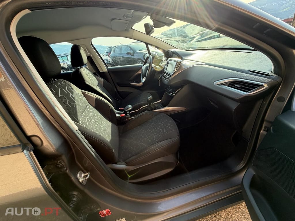 Peugeot 2008 1.6 e-HDi Allure