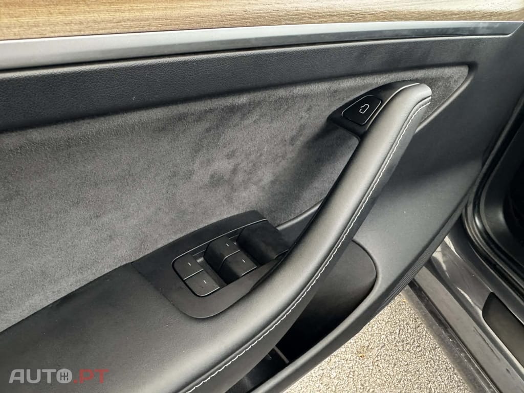 Tesla Model 3 Standard Range Plus RWD
