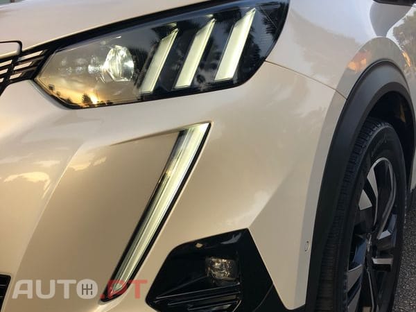 Peugeot E-2008 50 kWh GT