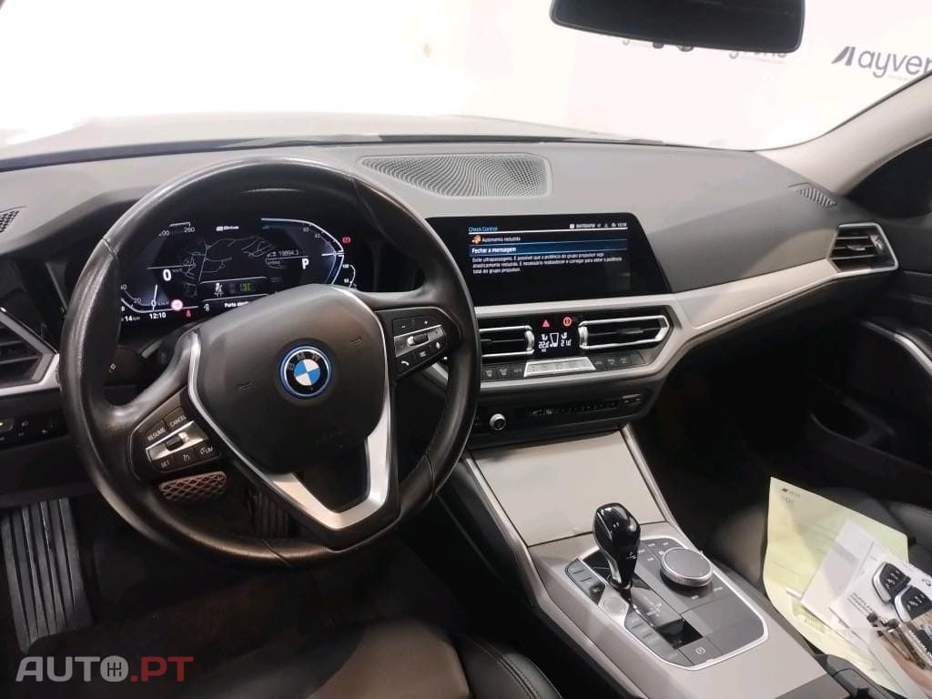 BMW 330 e Auto