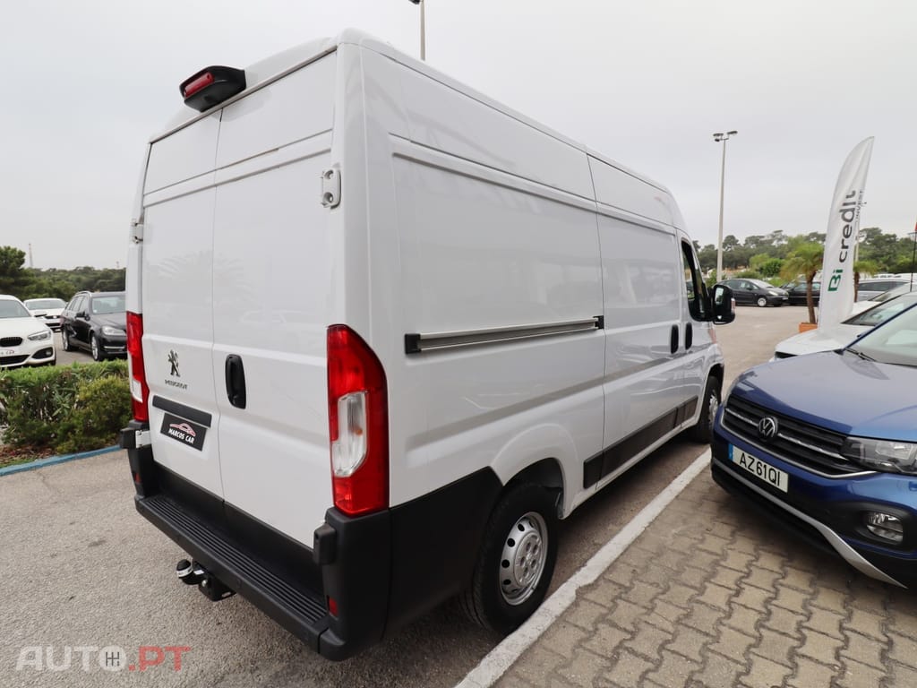 Peugeot Boxer 2.0 BlueHDi 330 L2H2 Premium