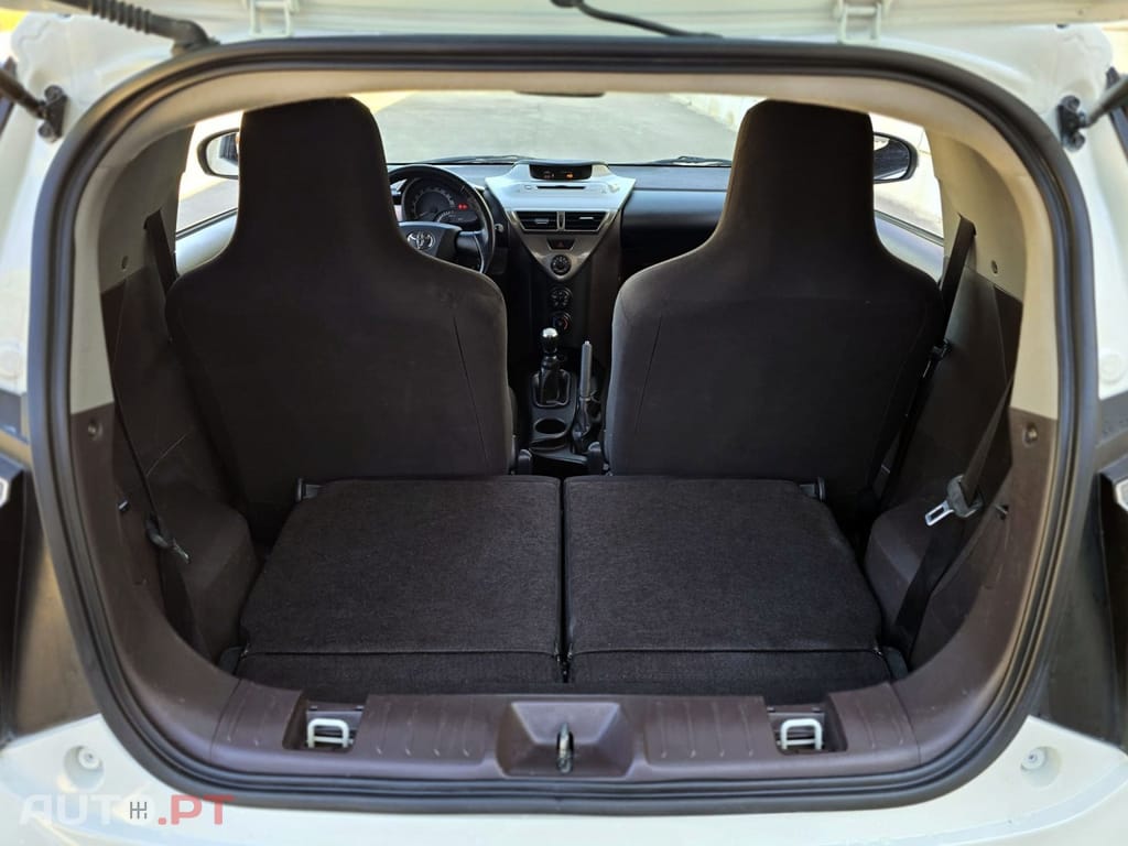 Toyota iQ 1.0 VVT-i