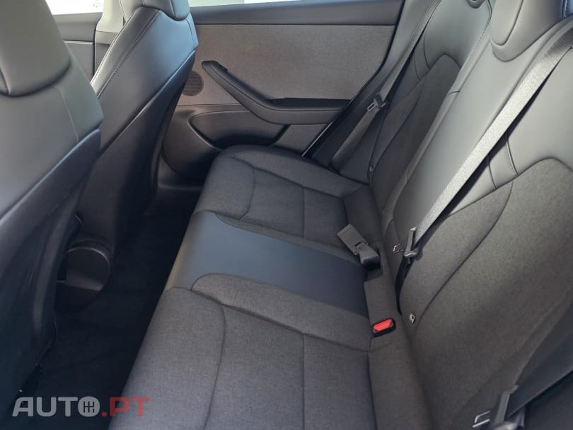 Tesla Model 3 Tração Traseira